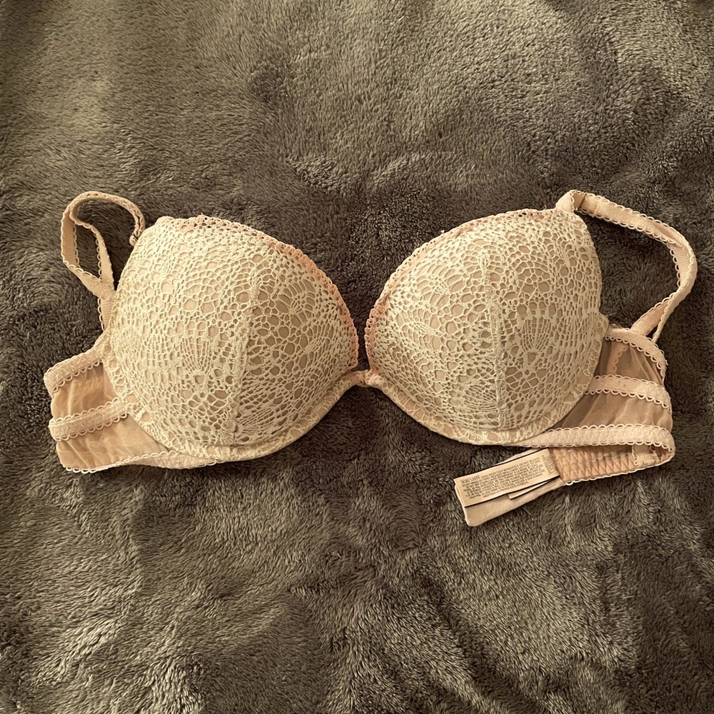 Victoria’s Secret Lace Padded Demi Bra